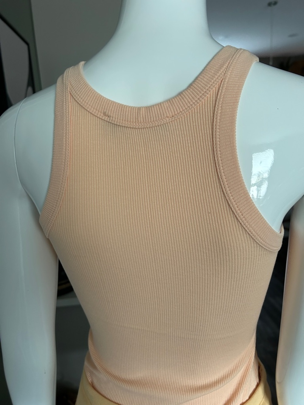 Peach Ribbed Tank Top S | Fitted Stretch Viscose | Capsule Wardrobe Basic - Picture 6 of 9